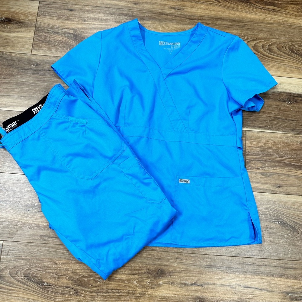 Greys anatomy by barco size large ladies scrub set blue